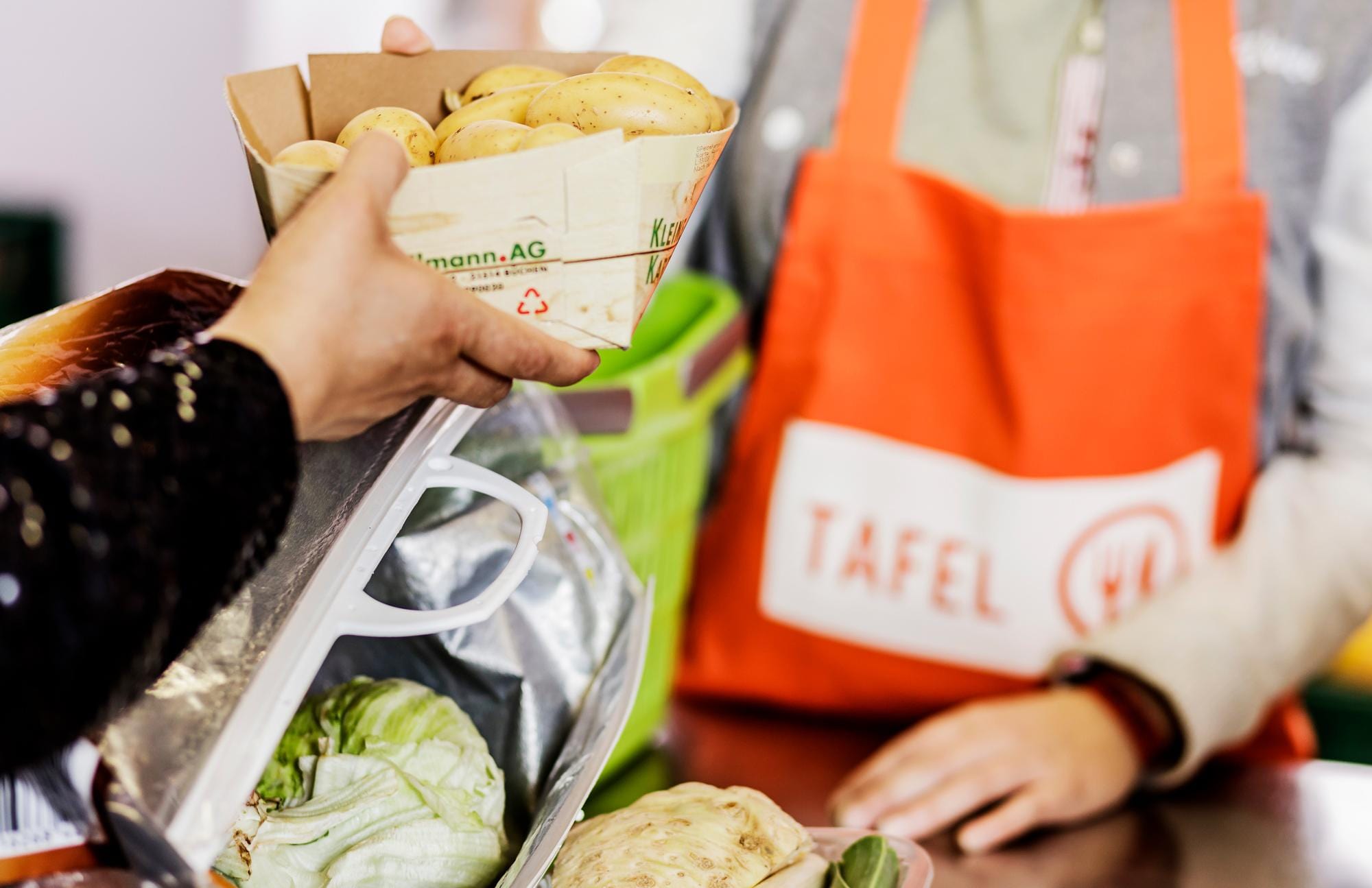 <p> Food rescue with Tafel Deutschland</p>